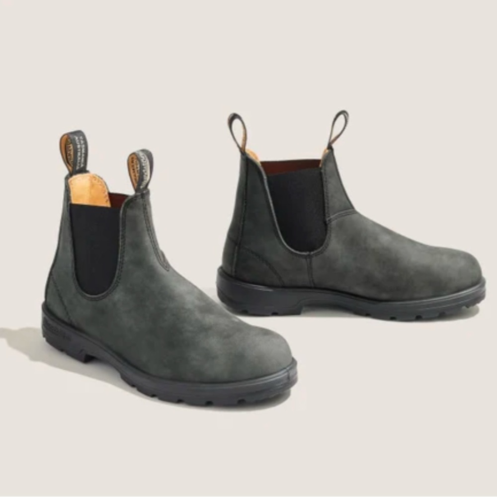 Blundstone classic Chelsea boot in antique black